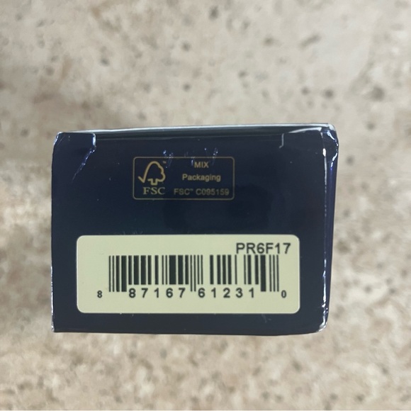 NIB Estee Lauder Futurist SkinTint Serum Foundation SPF 20 BONE 1W1 - Picture 4 of 11